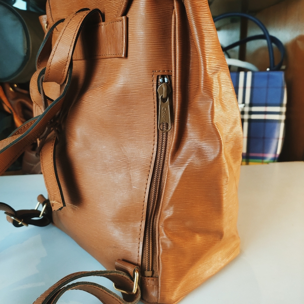 Louise Vuitton's Epi leather Authentic 'via demizon' backpack - fixed price - Picture 7 of 14